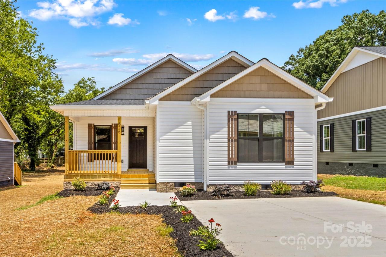 626 W Bell St., Statesville, NC 28677