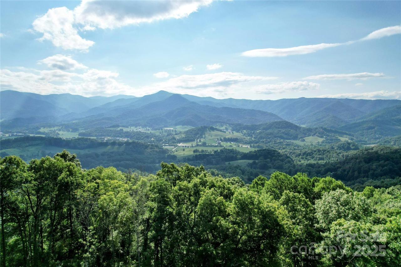 394 Aubrey Tr., Waynesville, NC 28785
