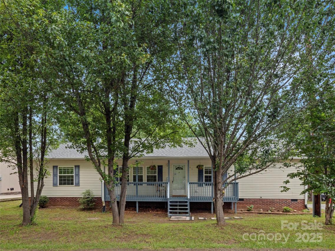 326 Justice Ridge Rd., Candler, NC 28715