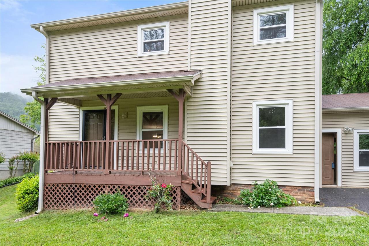 6 Stephanie Ln., Asheville, NC 28805