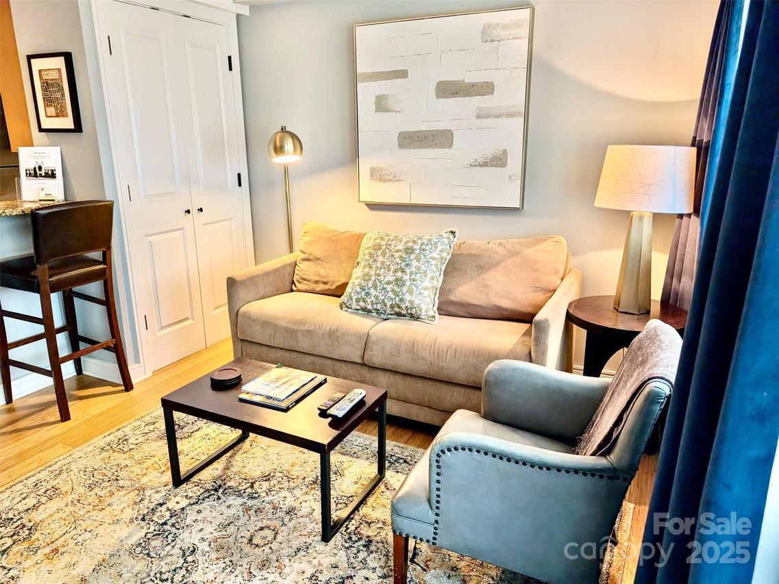 37 Hiawassee St. #E202, Asheville, NC 28801