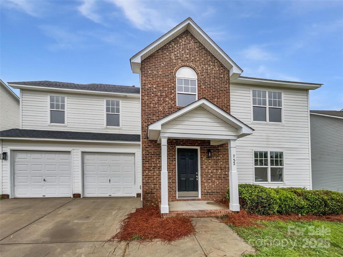 752 Raindrops Rd., Gastonia, NC 28054