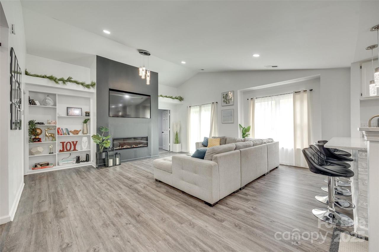 7442 Crestside Ln., Charlotte, NC 28227
