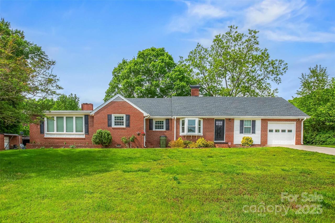 1078 Boones Cave Rd., Lexington, NC 27295