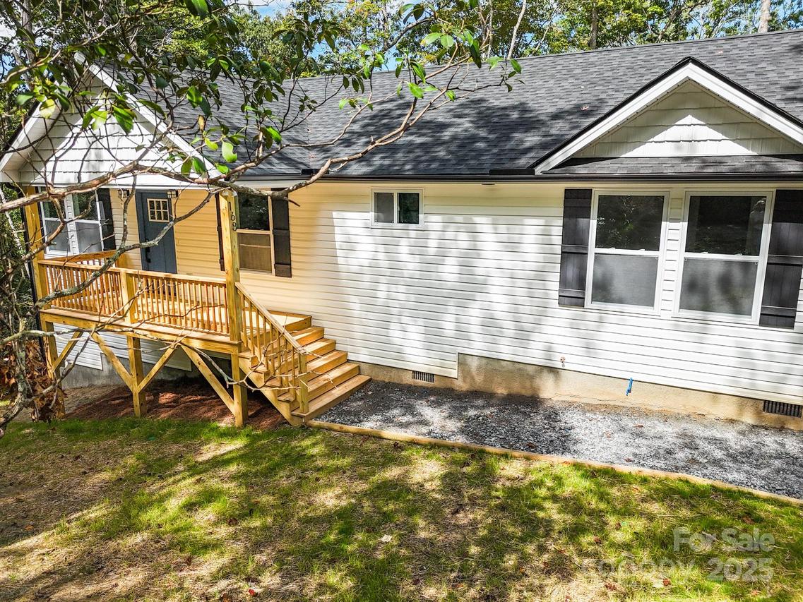 168 Erwin Hill Dr., Etowah, NC 28729