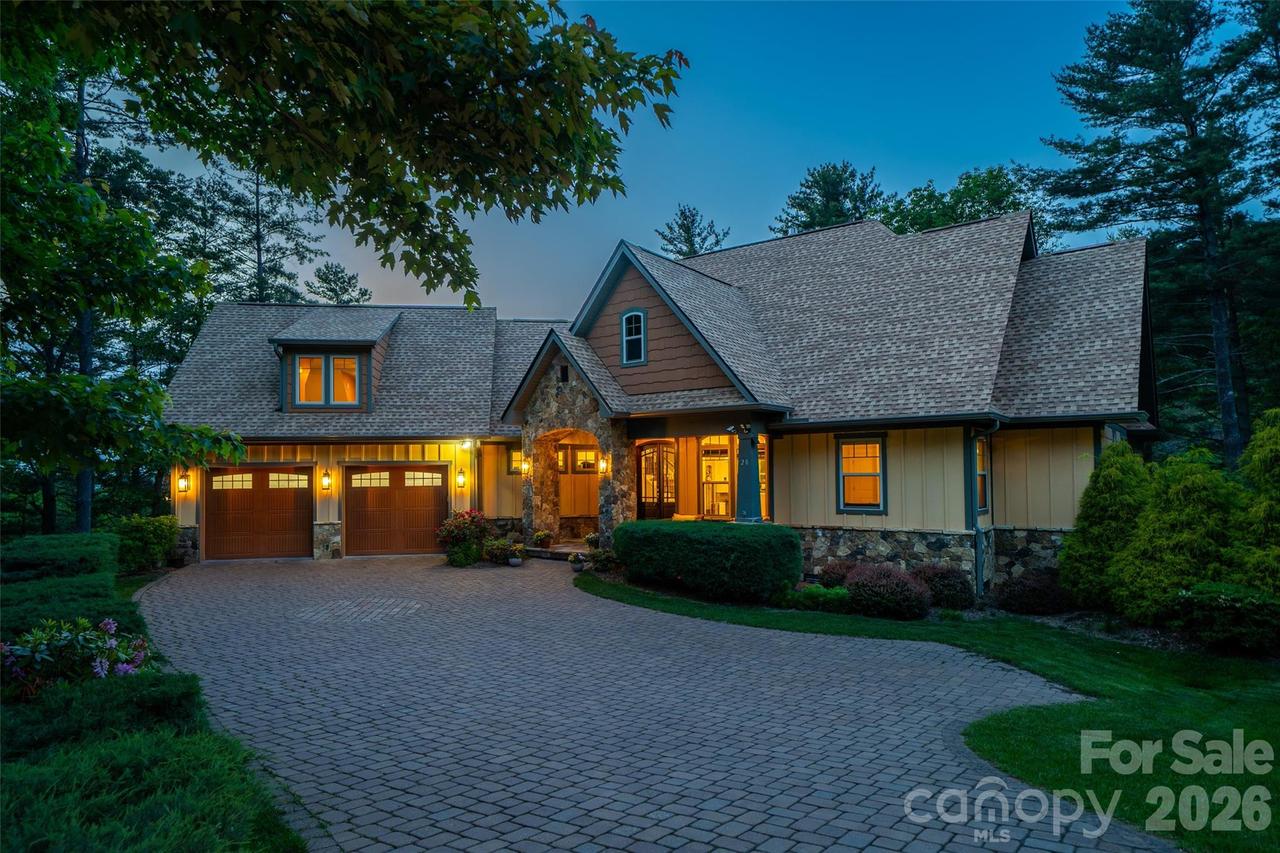 20 Angler Tr., Asheville, NC 28803