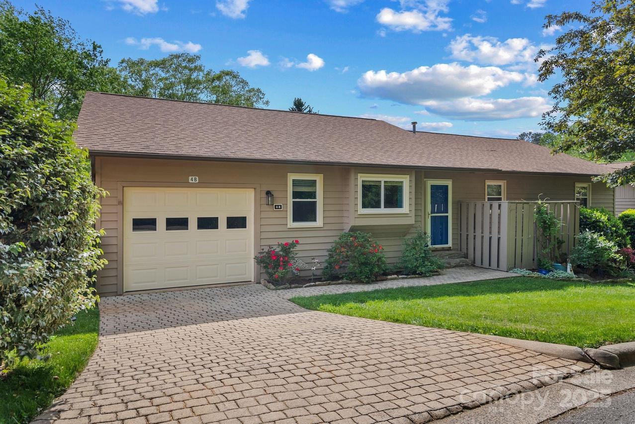 4-B Hedgerose Ct., Asheville, NC 28805