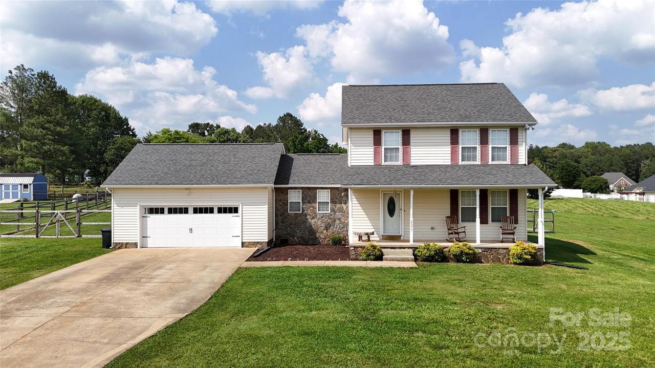 2377 Mintew Cir., Lincolnton, NC 28092