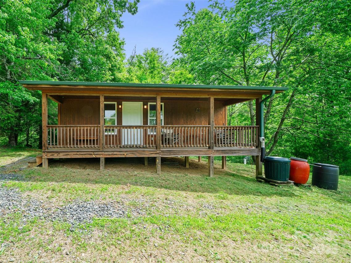 289 Bailey Settlement Rd., Green Mountain, NC 28740