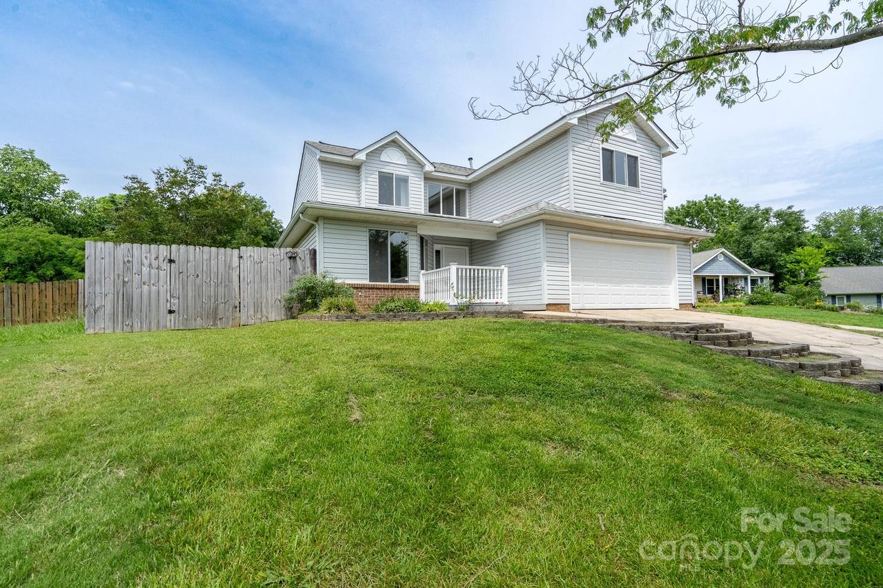 8540 Indian Summer Tr., Harrisburg, NC 28075