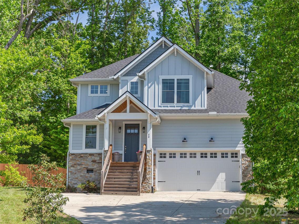 29 Farm Pond Ln., Candler, NC 28715