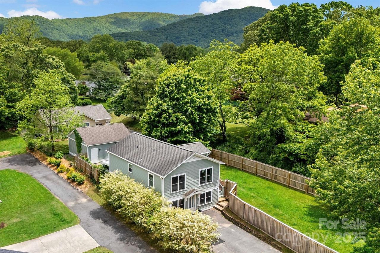 24 Browndale Rd., Asheville, NC 28805