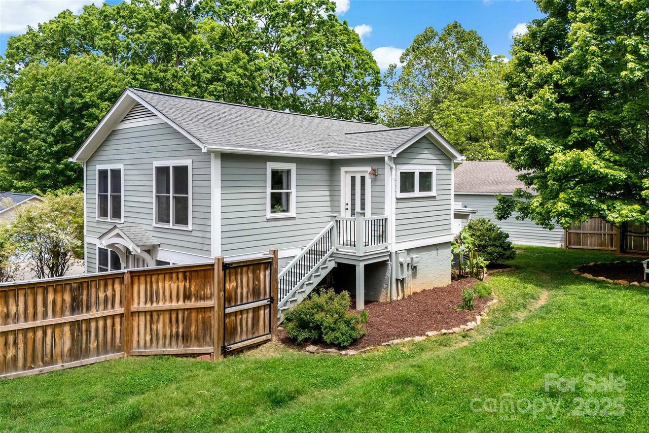 24 Browndale Rd., Asheville, NC 28805