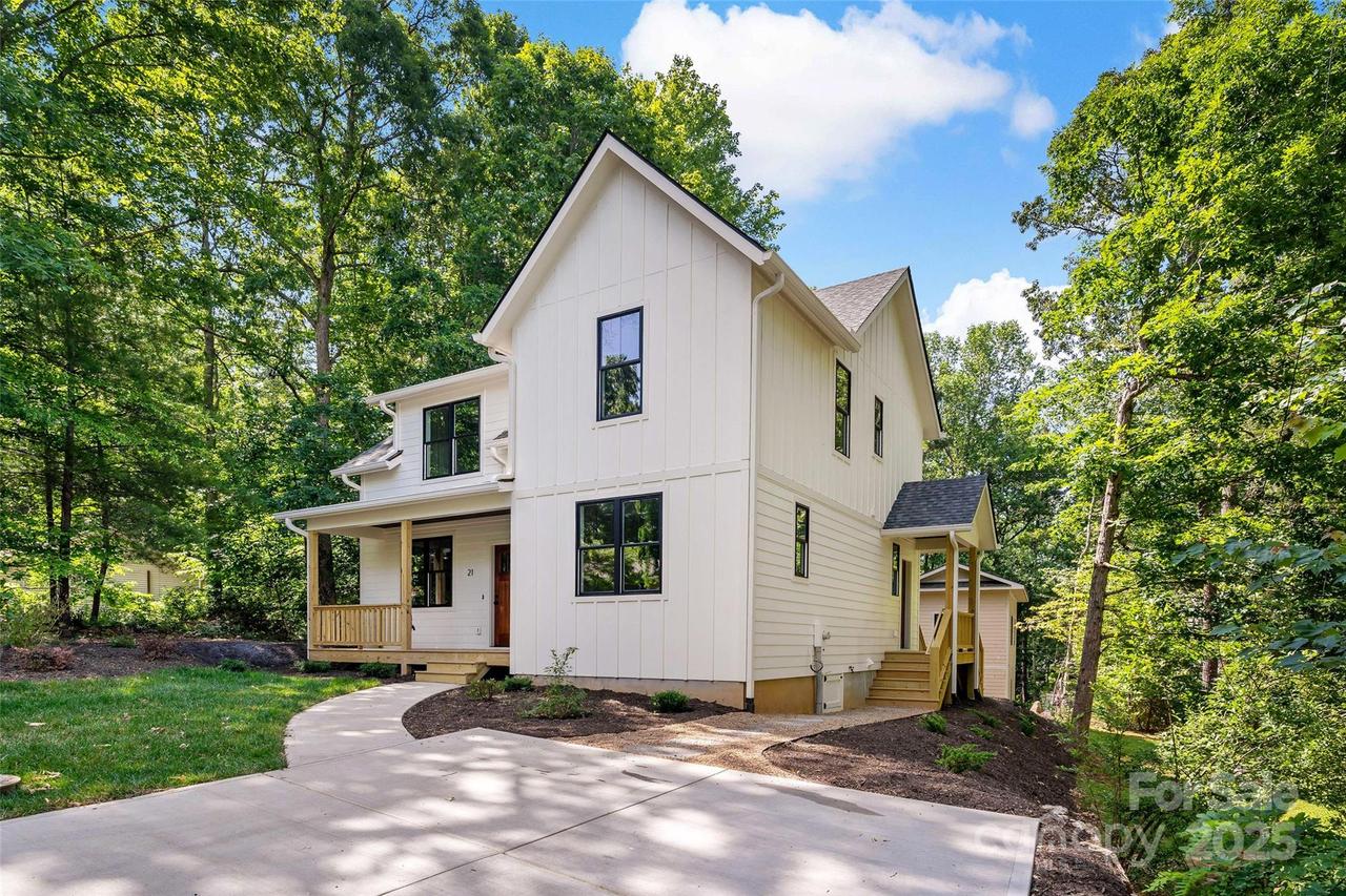 21 Talmadge Ct., Asheville, NC 28806