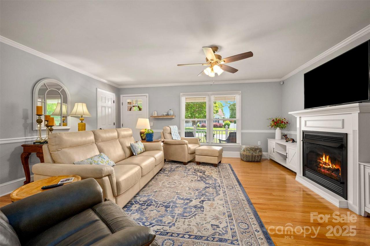 136 Coventry Ln., Forest City, NC 28043