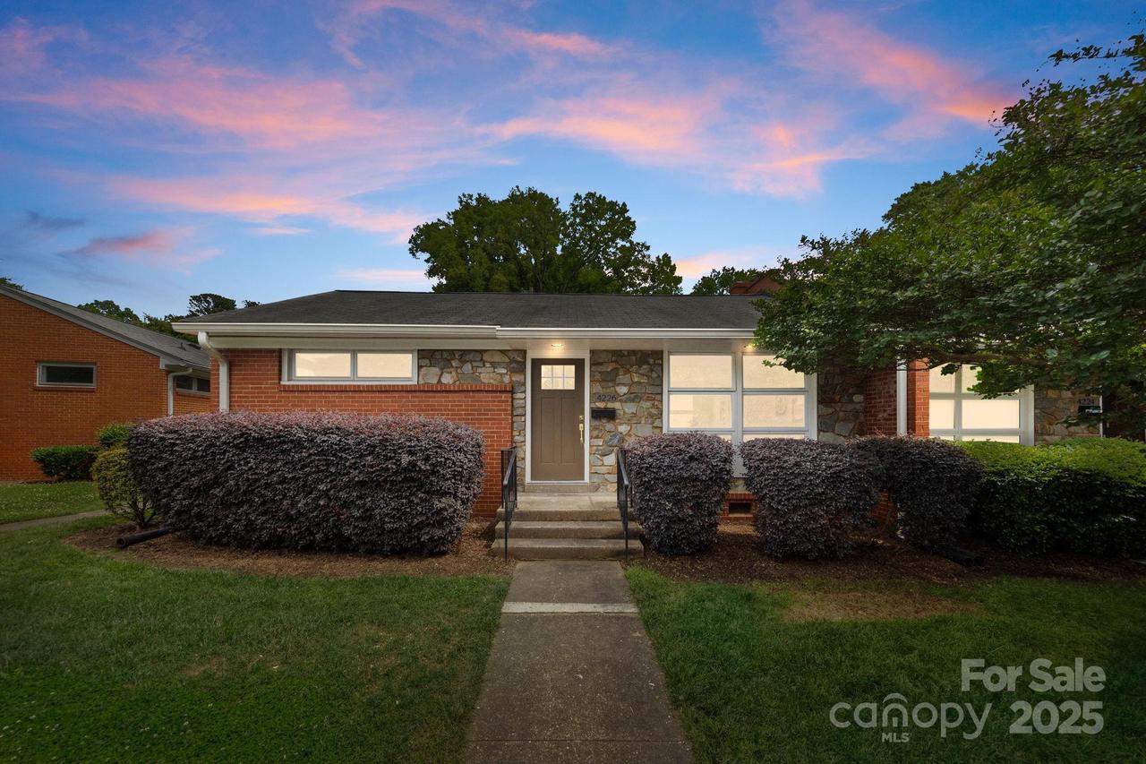 4226 Randolph Rd., Charlotte, NC 28211