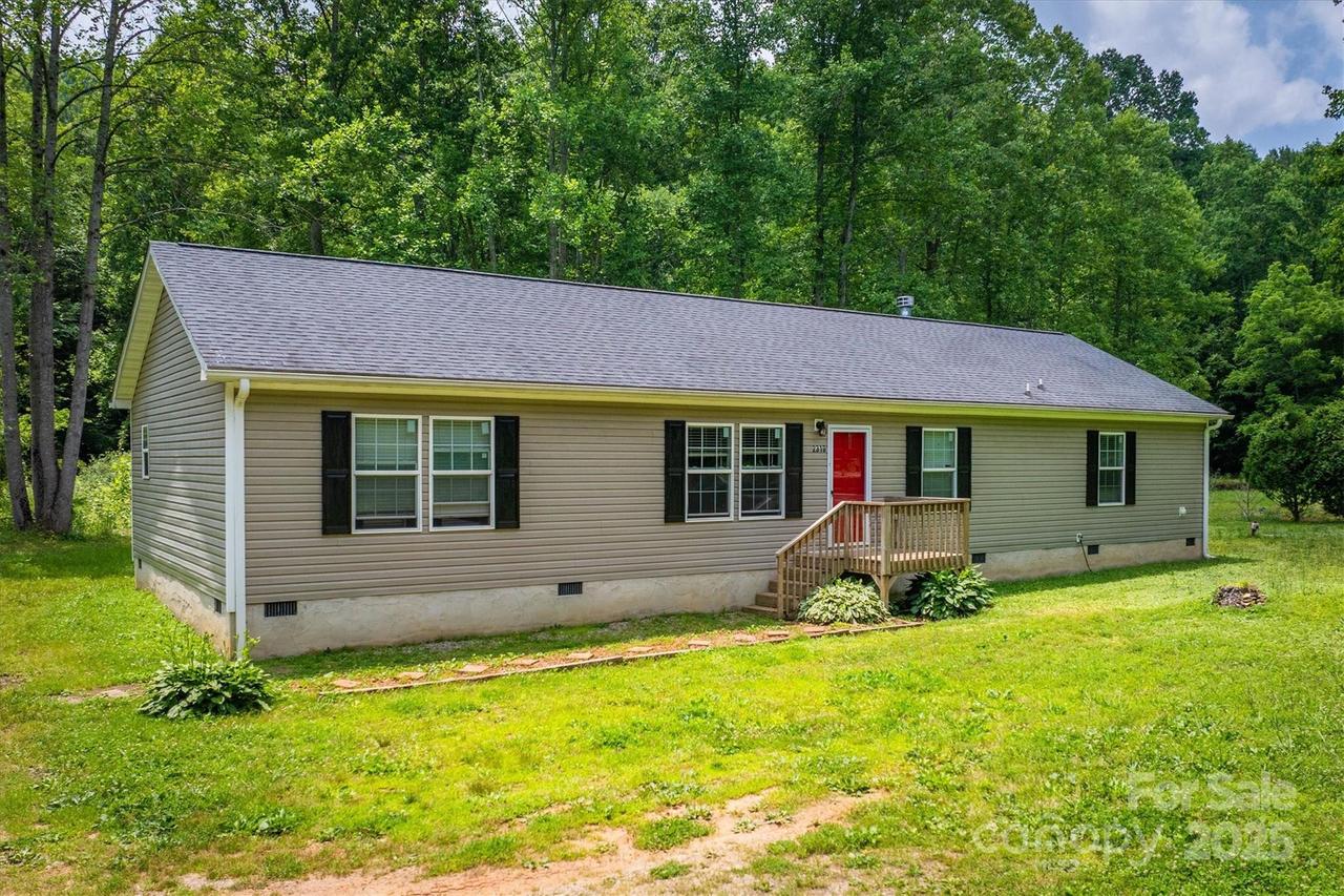 2310 Alfred Hartley Rd., Lenoir, NC 28645