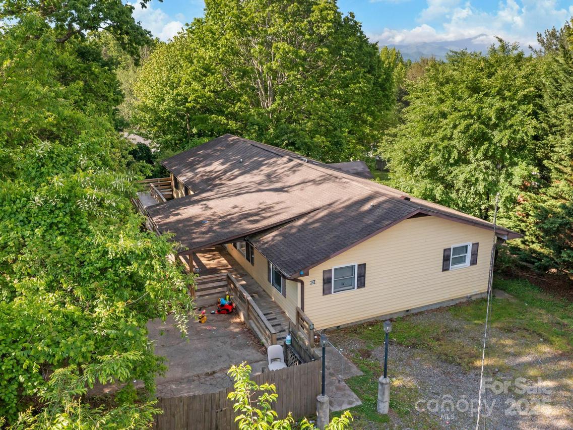 290 Deaverview Rd., Asheville, NC 28806