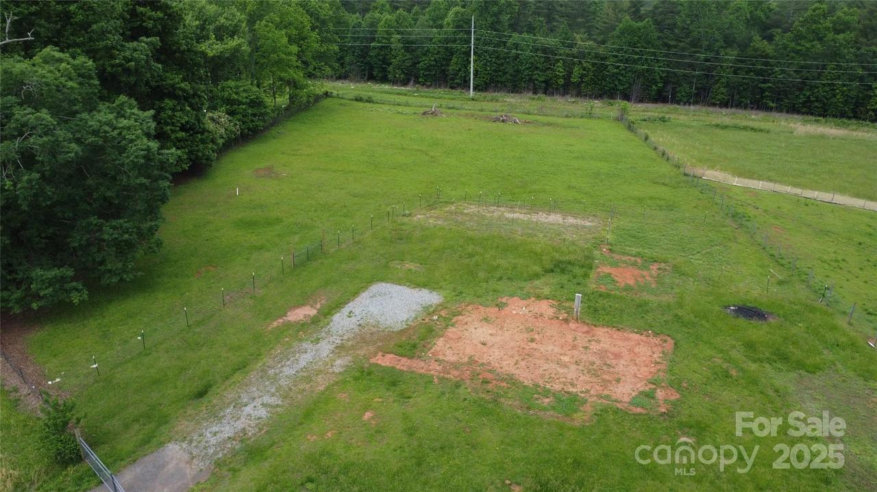 142 Clay St., Morganton, NC 28655