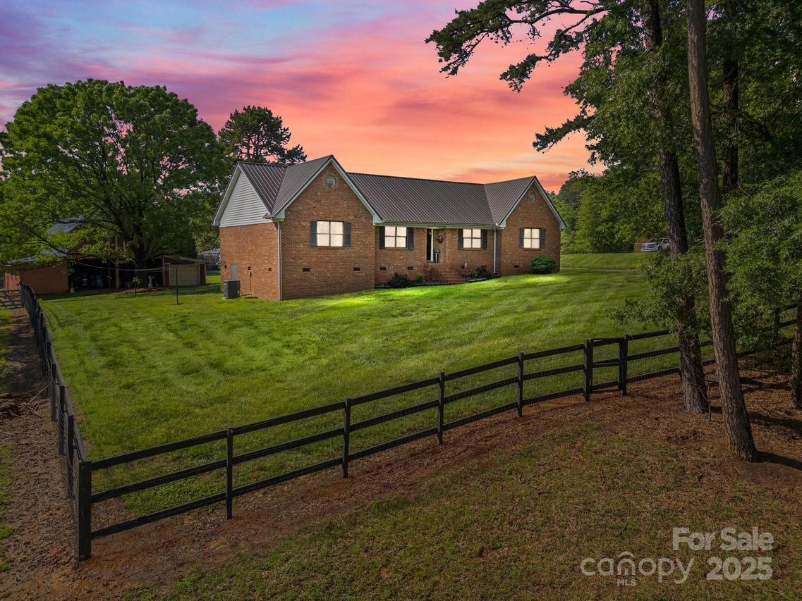 425 Troutman Rd., Rockwell, NC 28138
