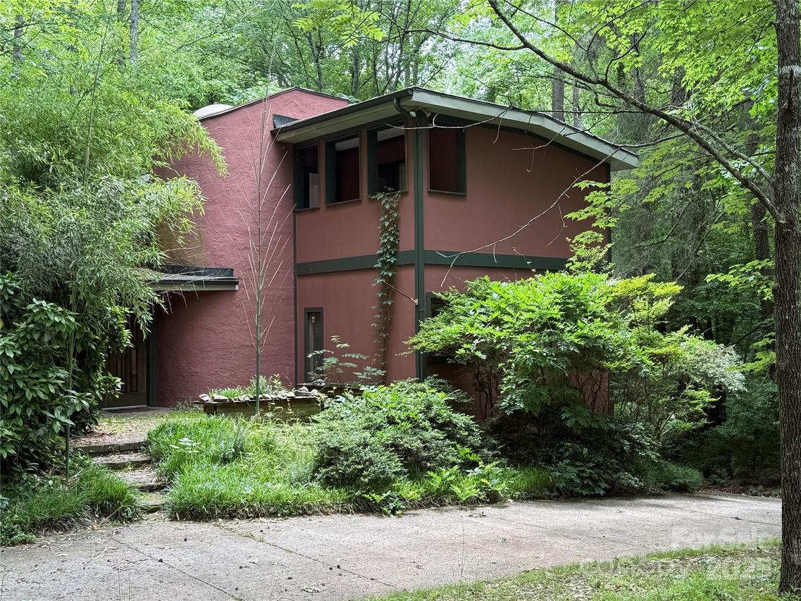 1451 Blueberry Ln., Charlotte, NC 28226