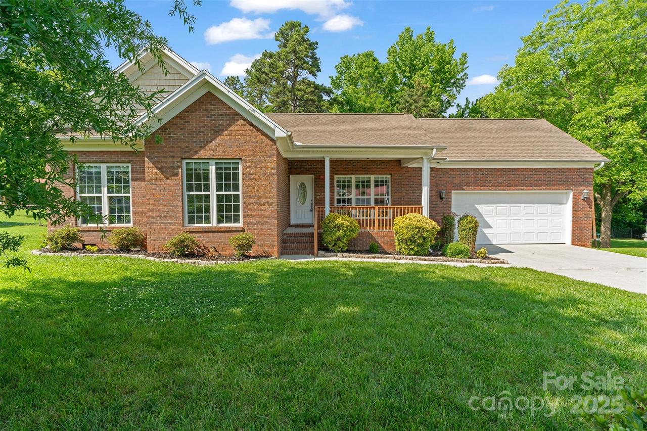 2016 Townview Dr., Kannapolis, NC 28081