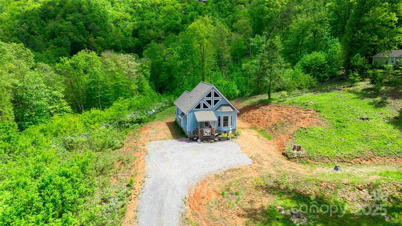 720 Cedar Creek Farm Rd., Tuckasegee, NC 28783