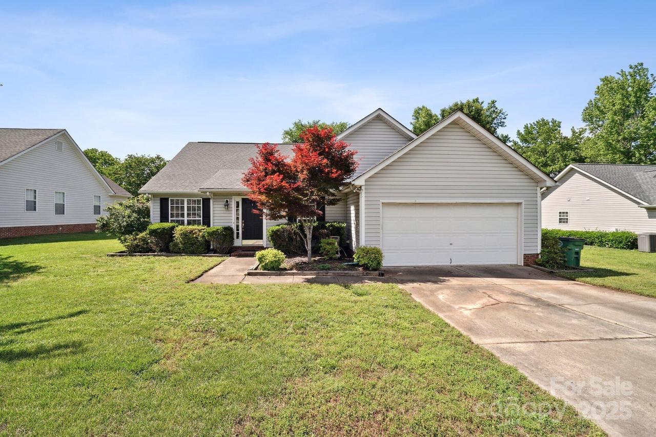 8105 Castlemaine Dr., Matthews, NC 28104
