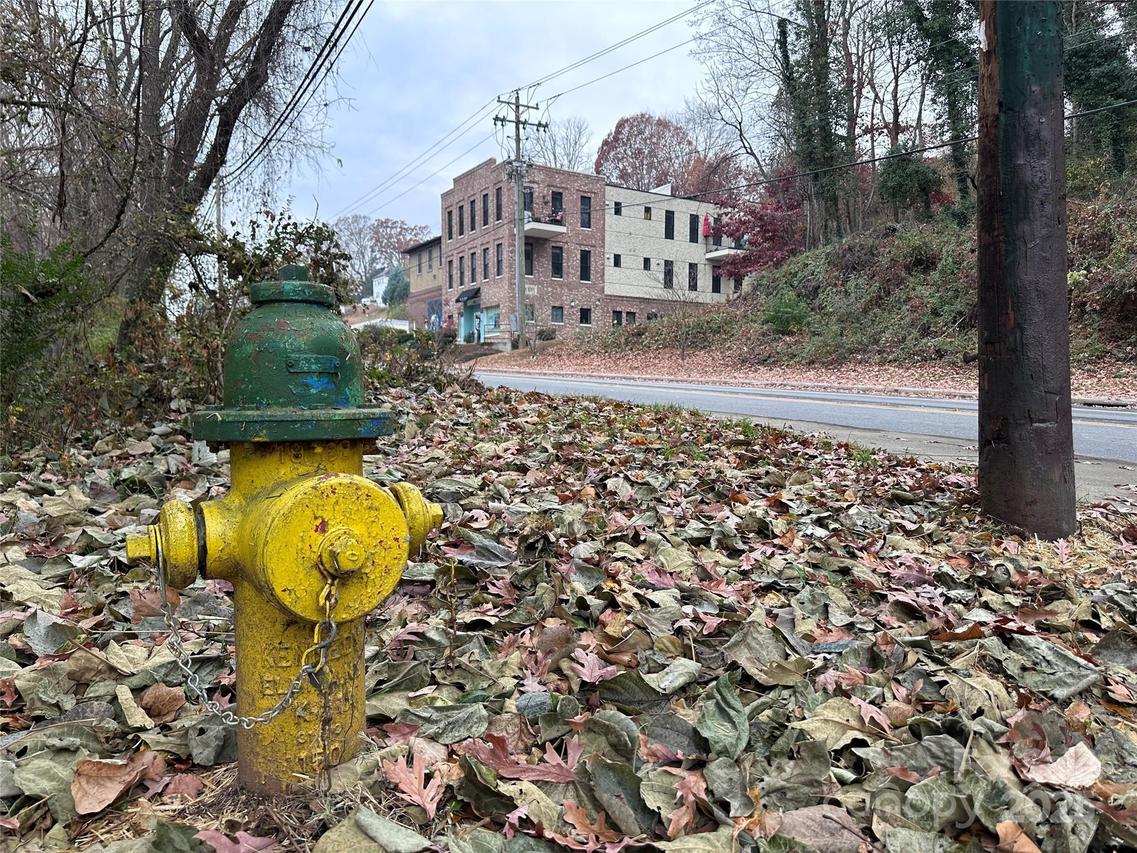 000 Haywood Rd., Asheville, NC 28806