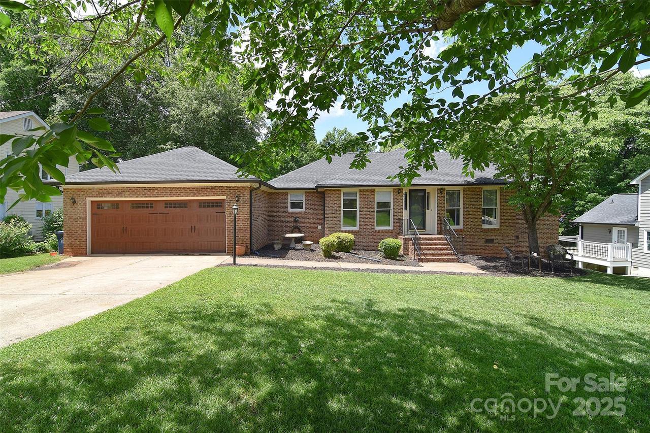 16433 Grapperhall Dr., Huntersville, NC 28078