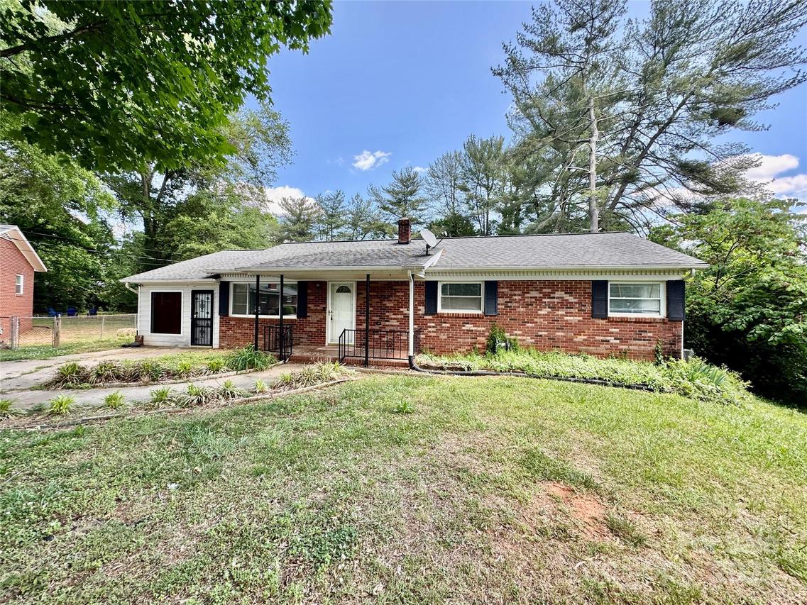 820 Kerley Ct., Statesville, NC 28677