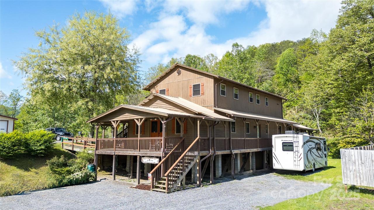26 Fred Smith Rd., Tuckasegee, NC 28783