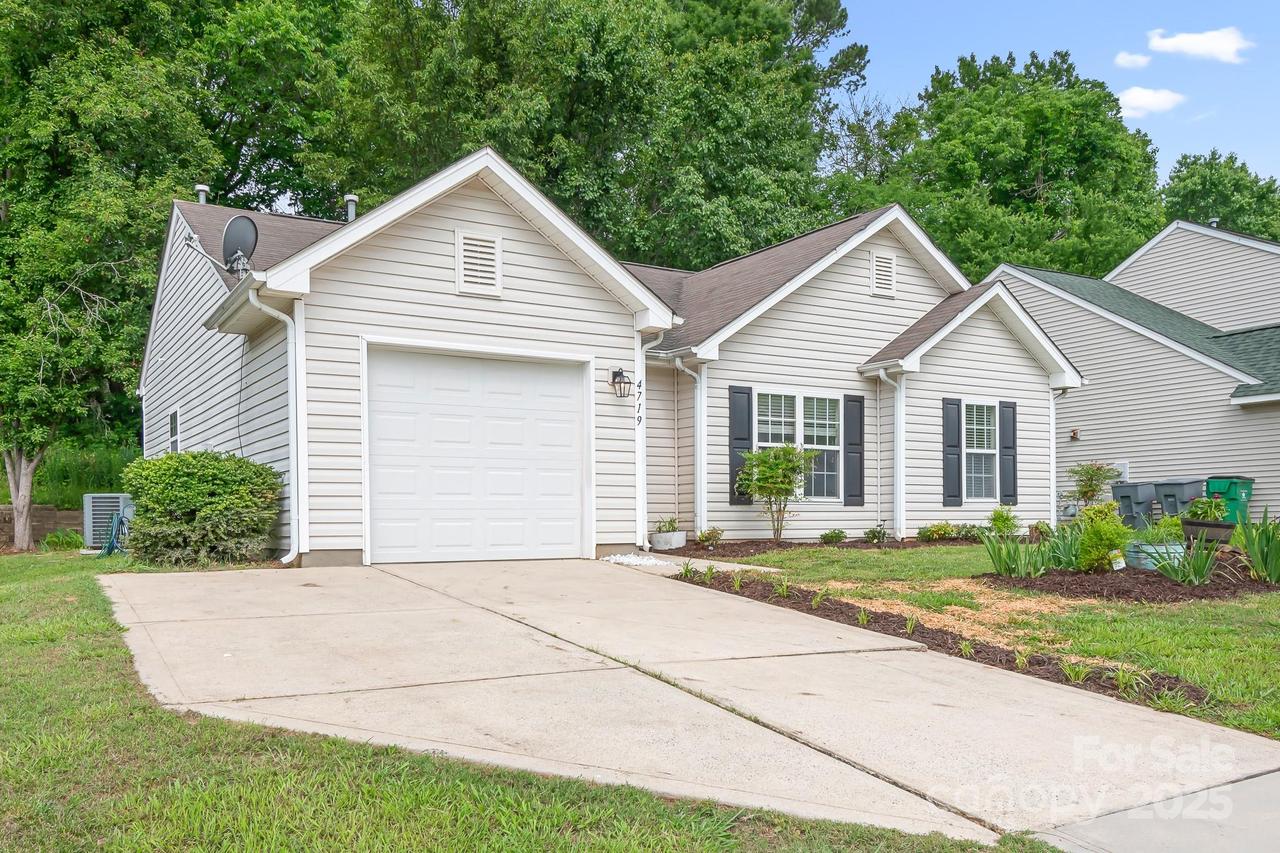 4719 Sahalee Ln., Charlotte, NC 28216