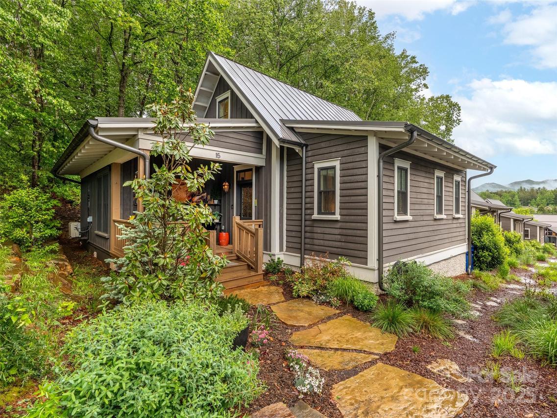 15 Fay Jones Ln., Black Mountain, NC 28711