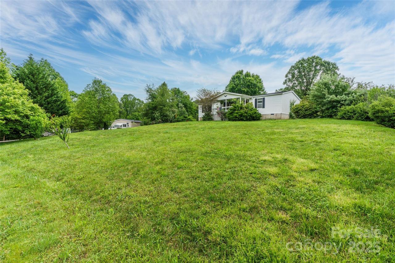 445 Old Holbert Rd., Hendersonville, NC 28792