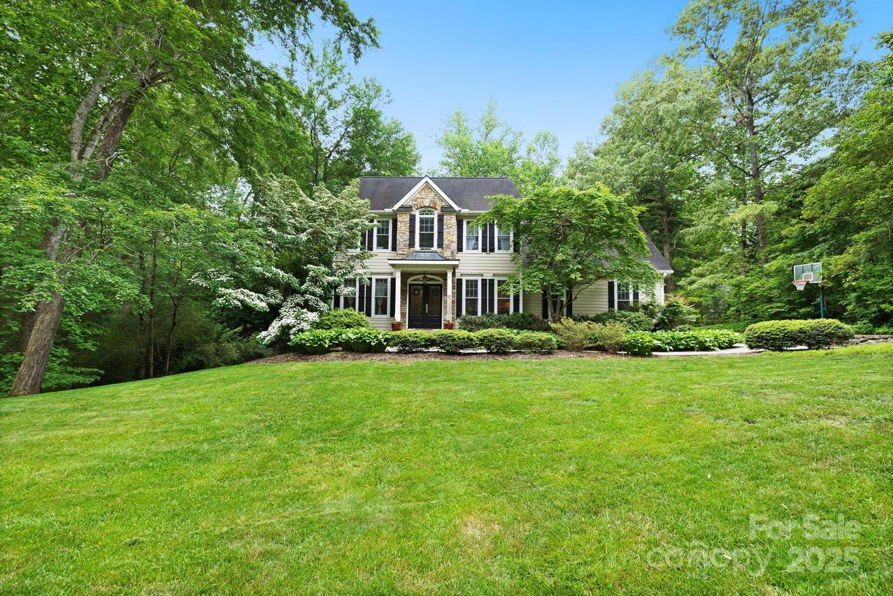 226 Duncan Estate Dr., Fletcher, NC 28732