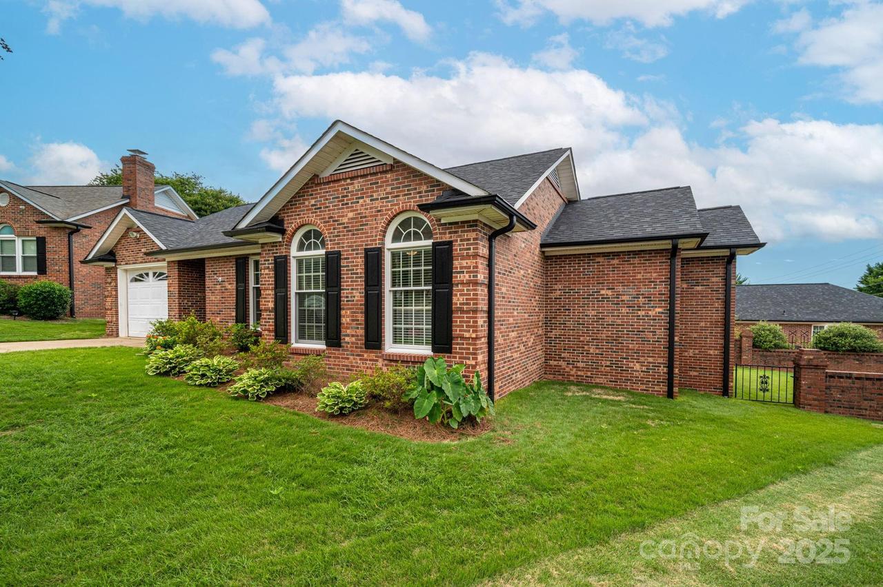 1909 Wexford Ct., Gastonia, NC 28054