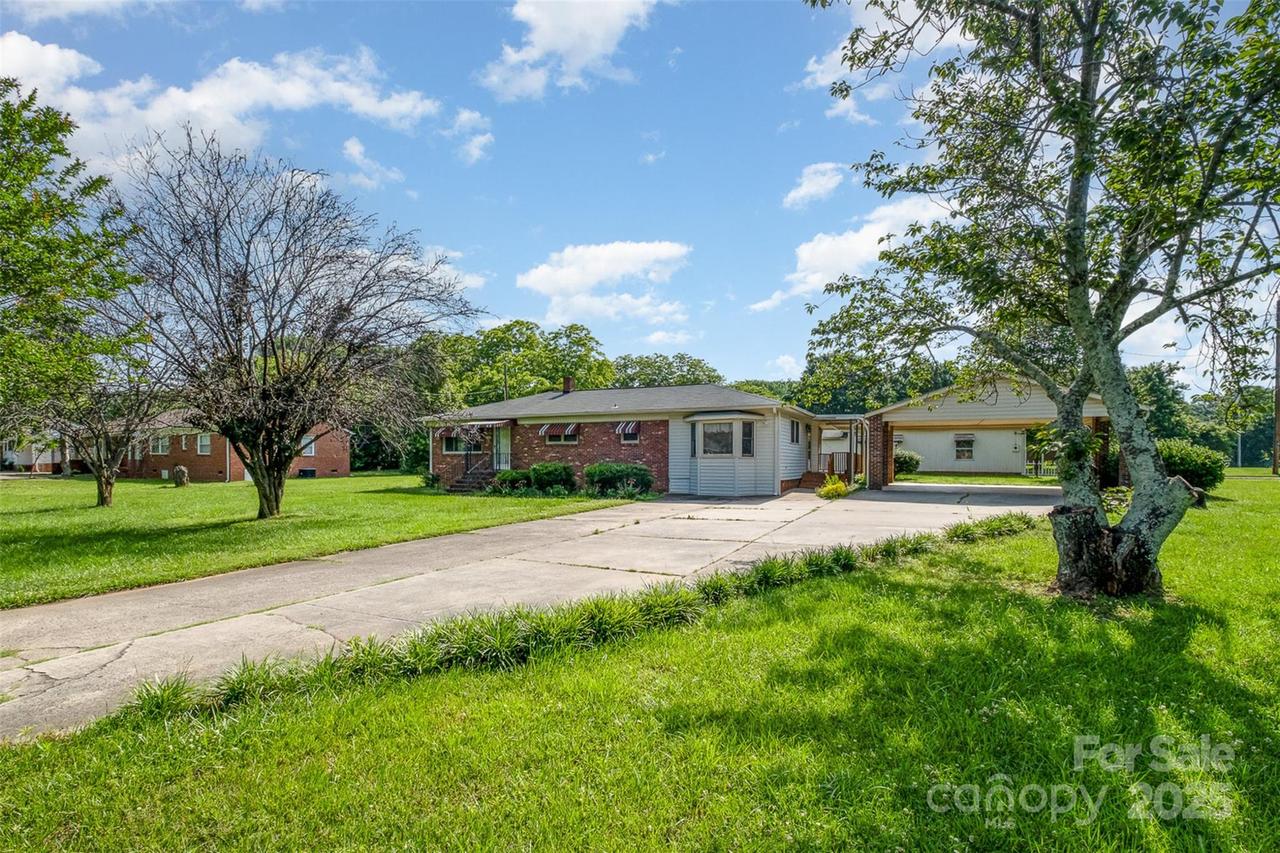 319 Glenhaven Dr., Charlotte, NC 28214
