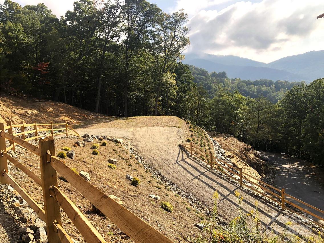 145 Black Oak Dr., Asheville, NC 28804