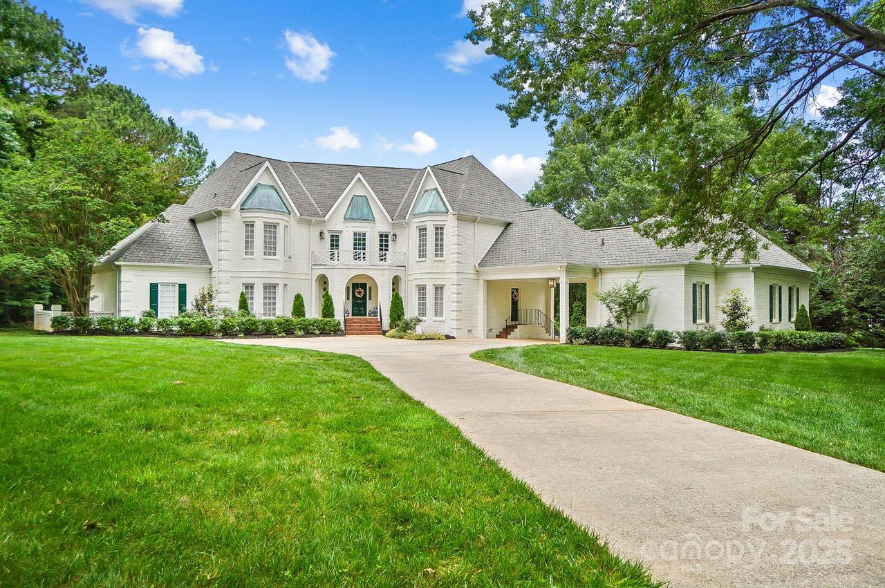 469 Valley Run Dr., Waxhaw, NC 28173