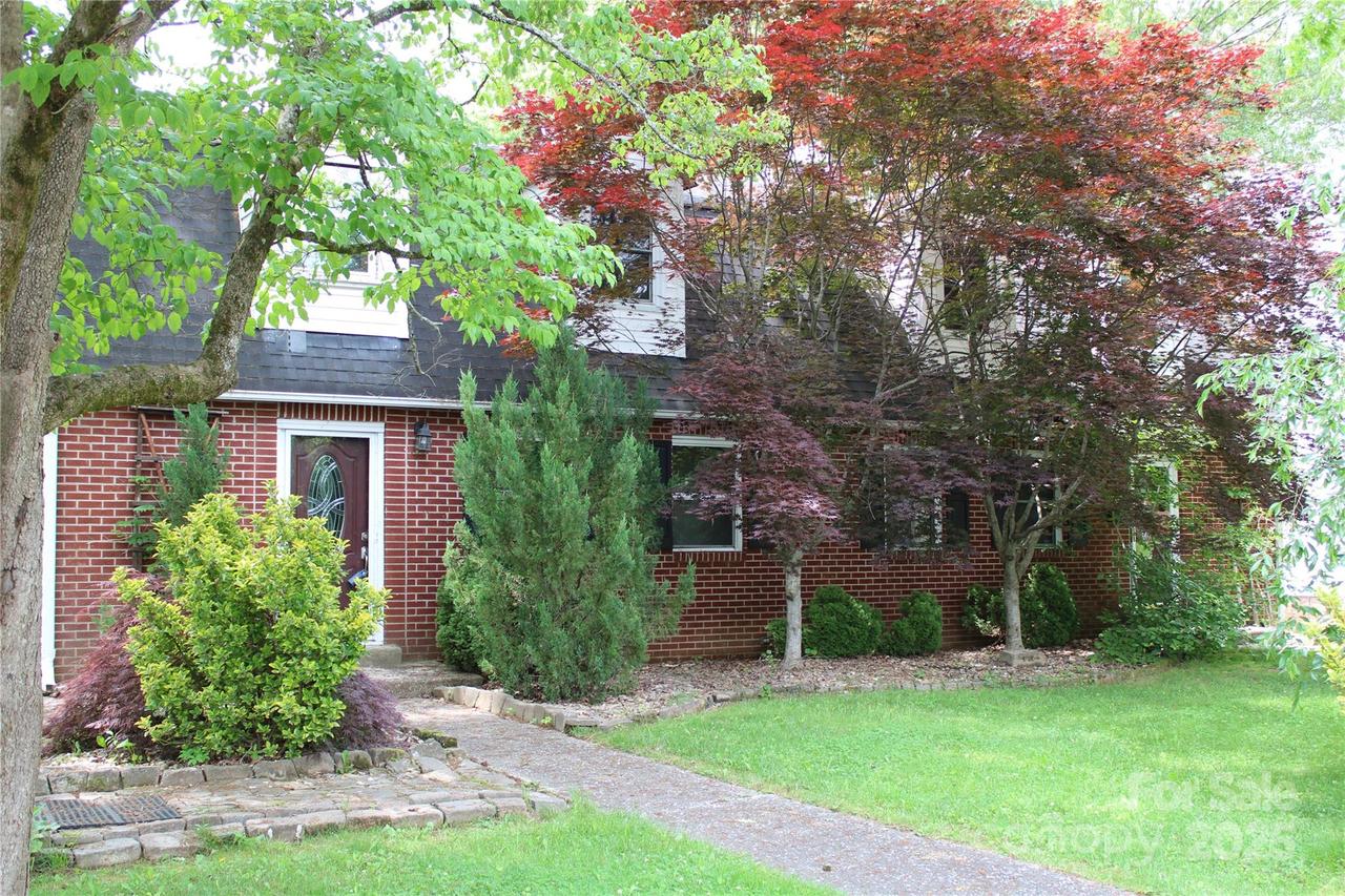 426/432 Maple St., Brevard, NC 28712