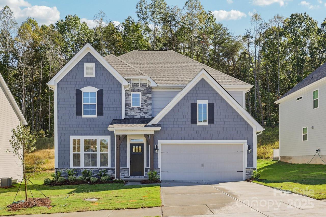 109 Asmodean Ln., Troutman, NC 28166