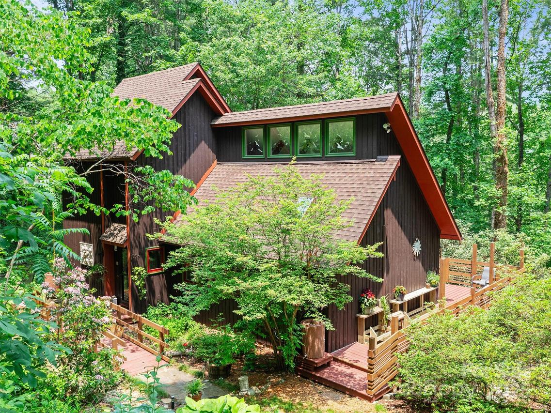 278 Mount View Dr., Burnsville, NC 28714
