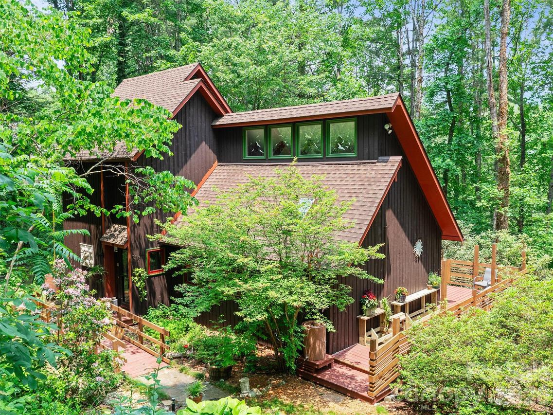 278 Mount View Dr., Burnsville, NC 28714