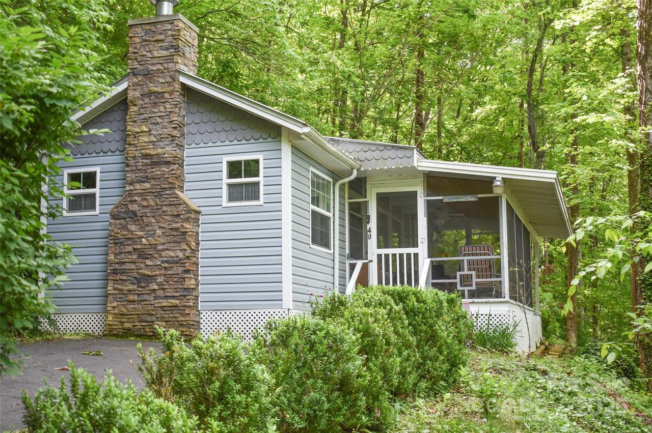 40 Bear Cove Cir., Bryson City, NC 28713