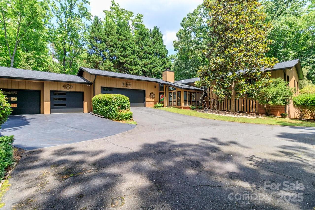 6119 Bittersweet Ln., Charlotte, NC 28270