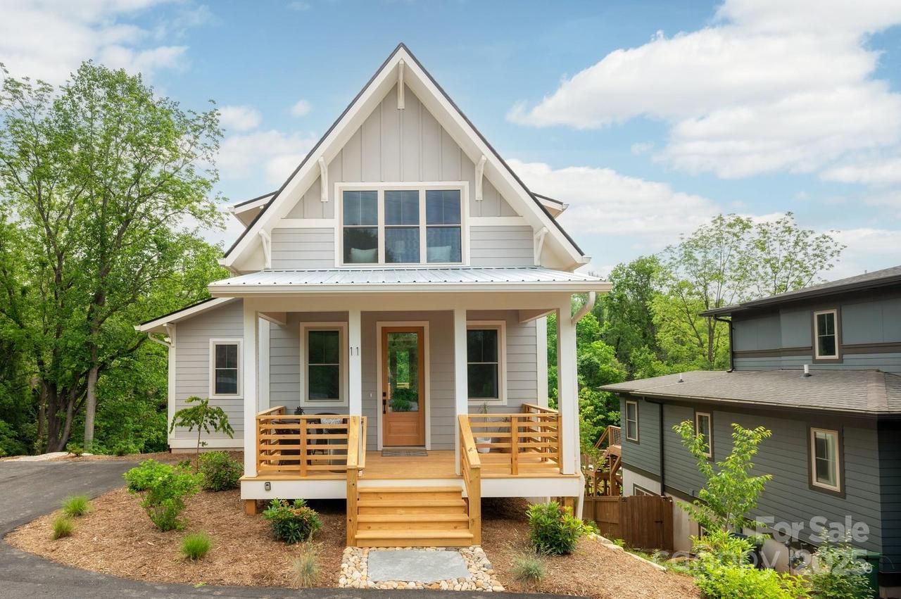 11 Middlebrook Rd., Asheville, NC 28805