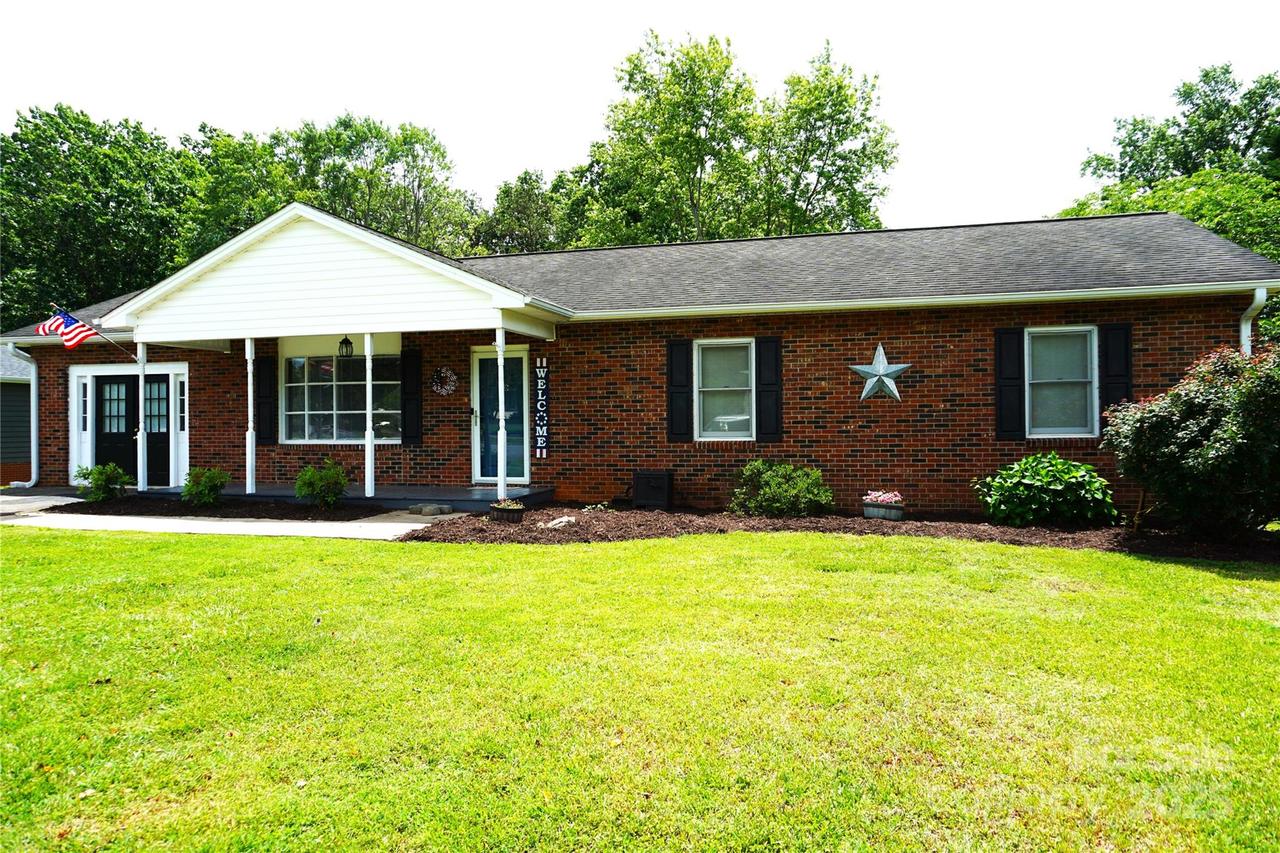 1958 19th Avenue Dr. #8, Hickory, NC 28601