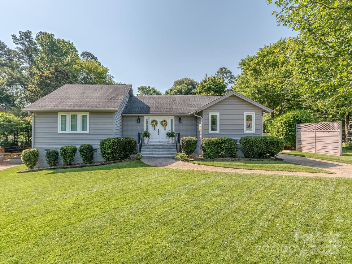 214 Wilcrest Dr., Matthews, NC 28105