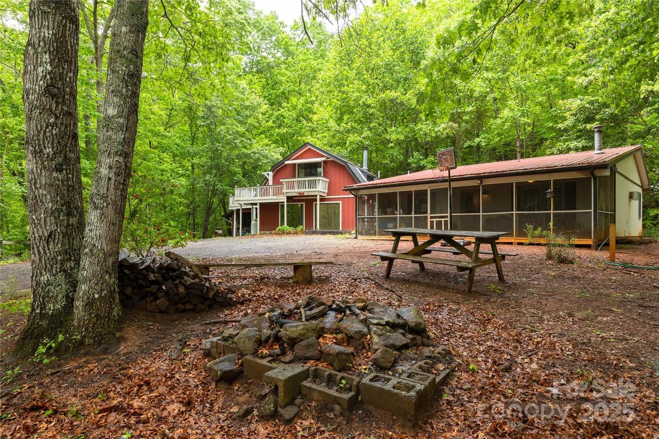 144 Wishing Stone Ln., Sylva, NC 28779
